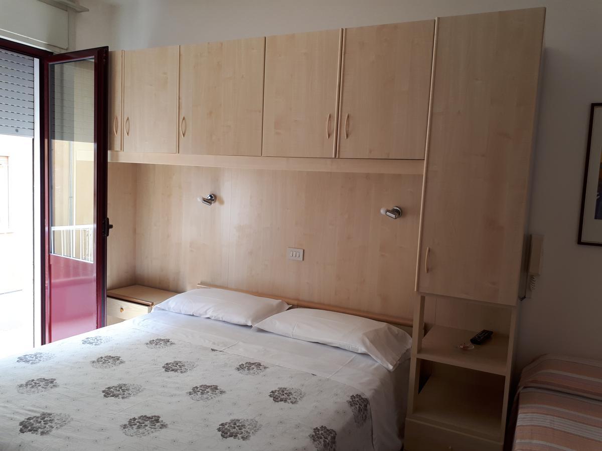 Hotel Villa Dina Лидо ди Йезоло Екстериор снимка