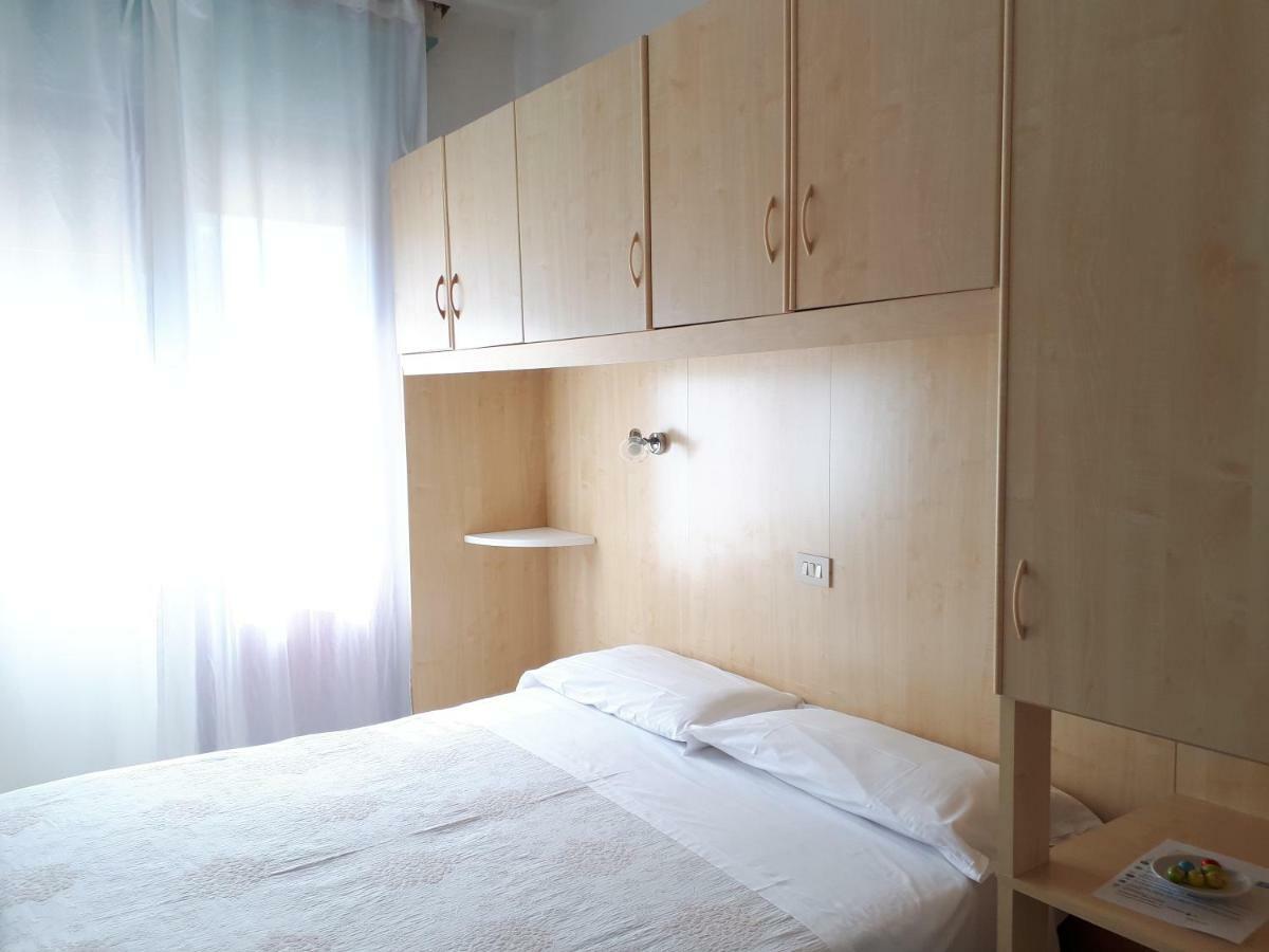 Hotel Villa Dina Лидо ди Йезоло Екстериор снимка