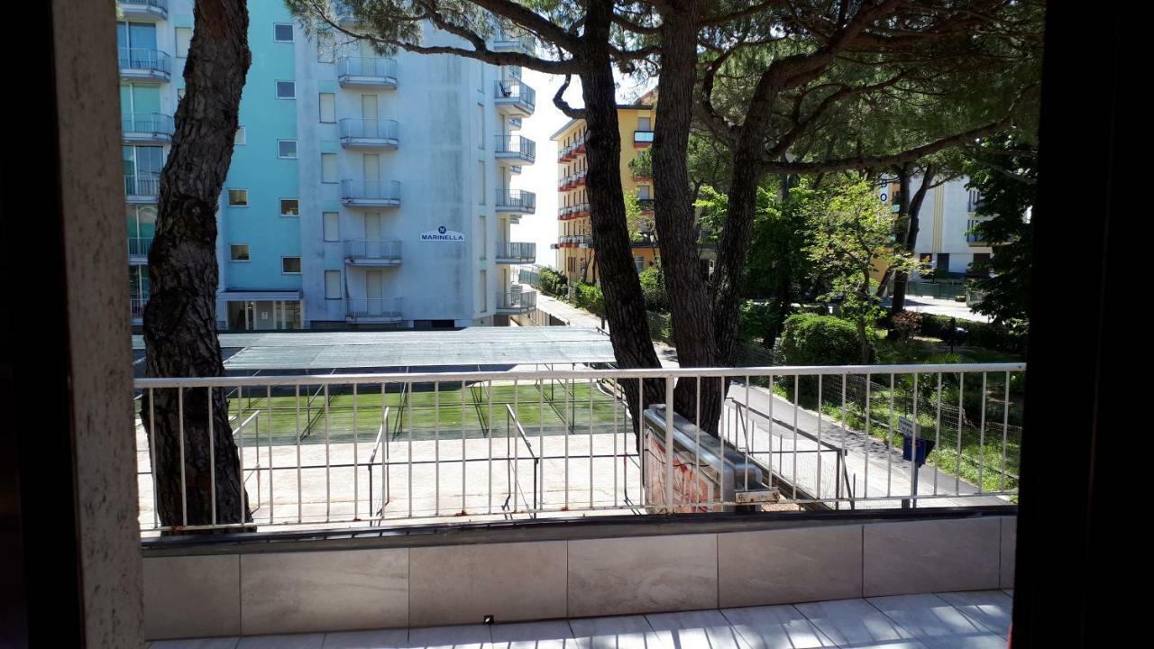 Hotel Villa Dina Лидо ди Йезоло Екстериор снимка