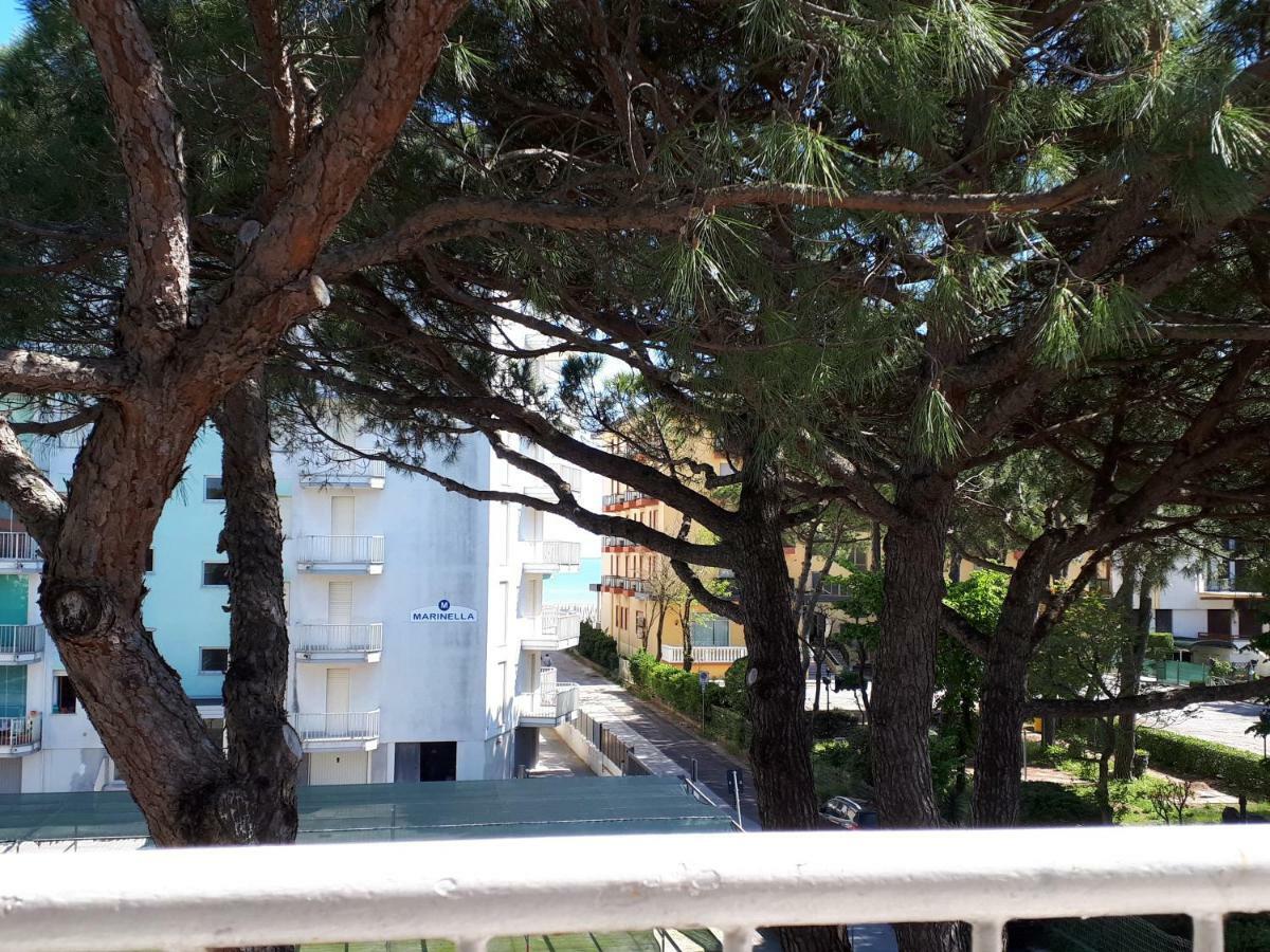 Hotel Villa Dina Лидо ди Йезоло Екстериор снимка