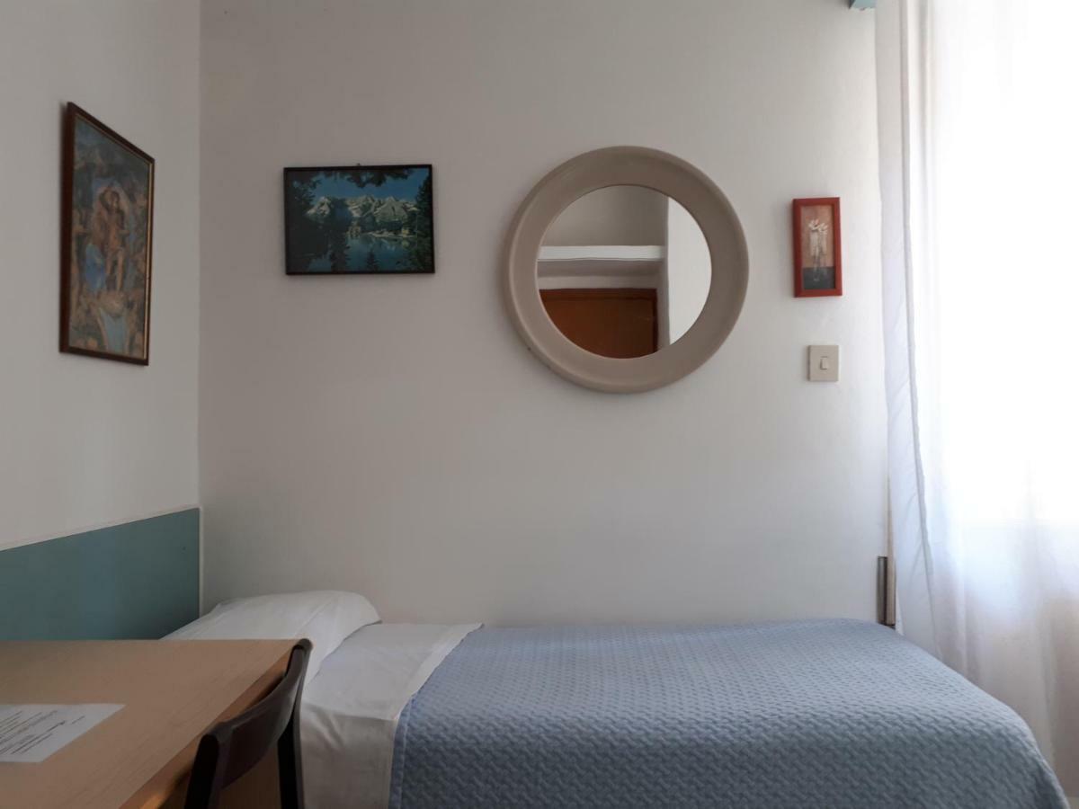 Hotel Villa Dina Лидо ди Йезоло Екстериор снимка