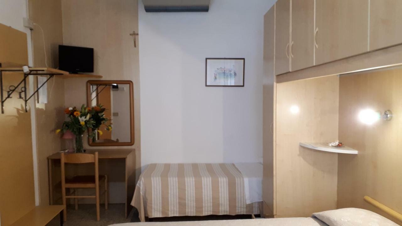 Hotel Villa Dina Лидо ди Йезоло Екстериор снимка
