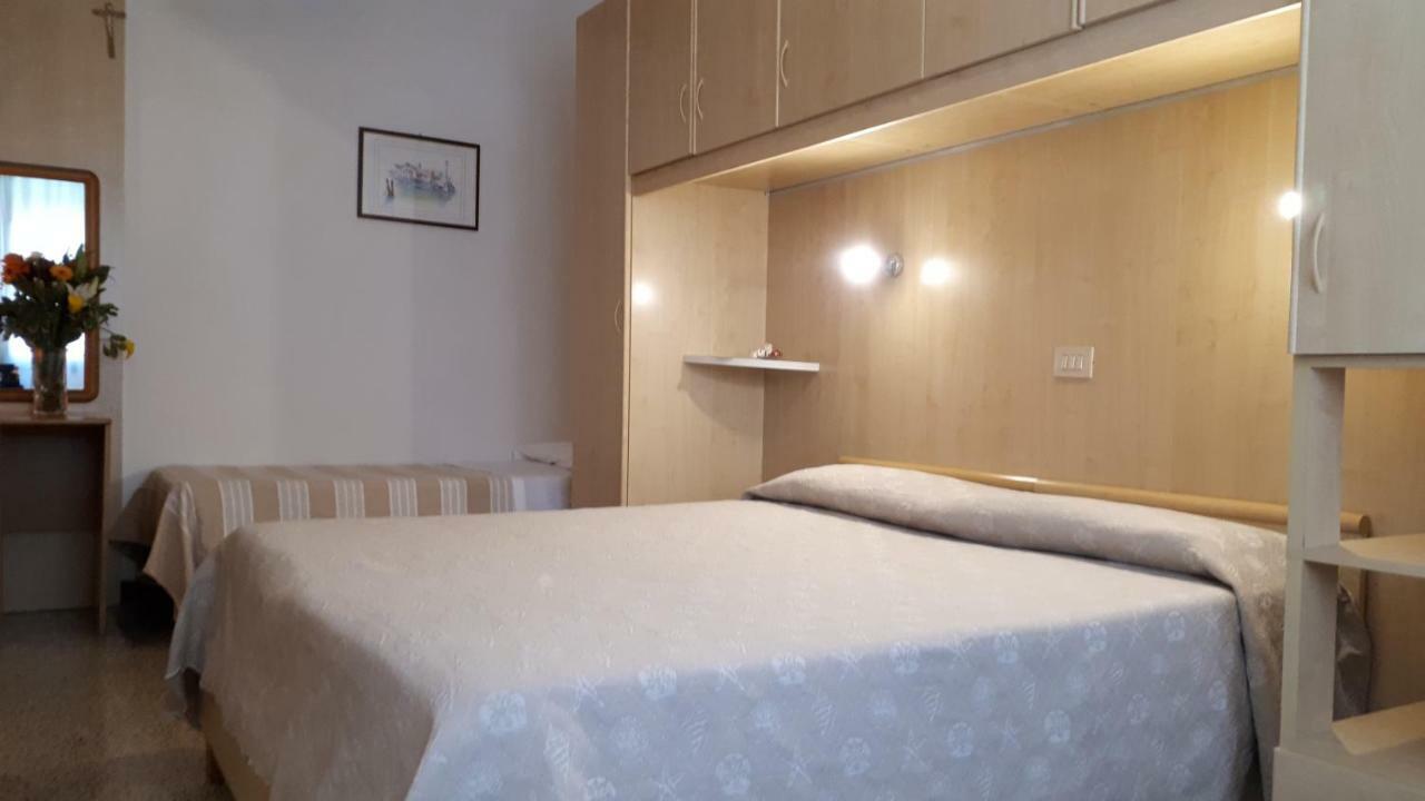 Hotel Villa Dina Лидо ди Йезоло Екстериор снимка