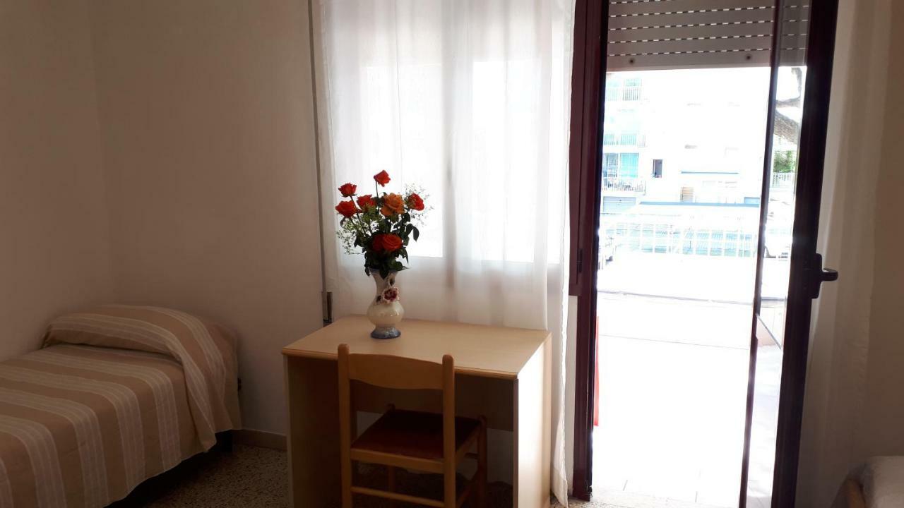 Hotel Villa Dina Лидо ди Йезоло Екстериор снимка
