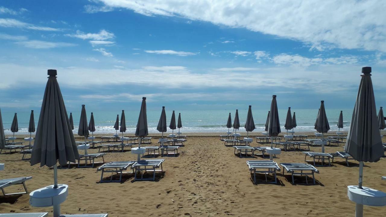 Hotel Villa Dina Лидо ди Йезоло Екстериор снимка