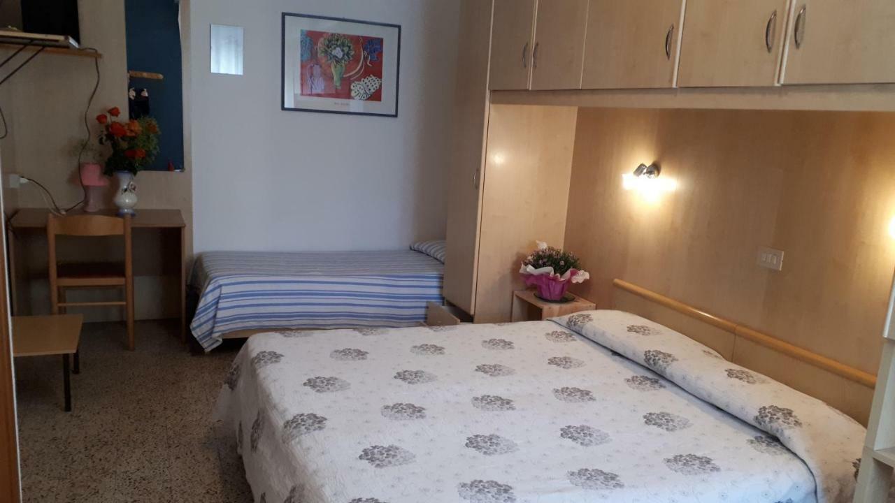Hotel Villa Dina Лидо ди Йезоло Екстериор снимка